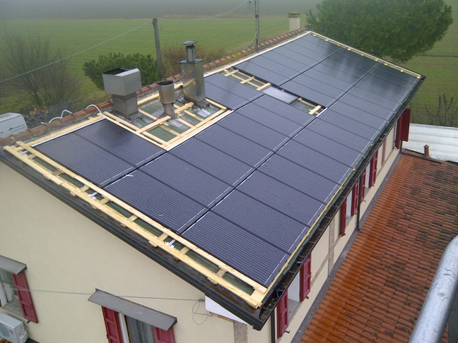 Impianto fotovoltaico in edificio ad uso abitativo